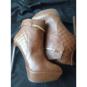 Women's wild rose Brown Quilted Pointed Toe High Heel Booties Size 6.5